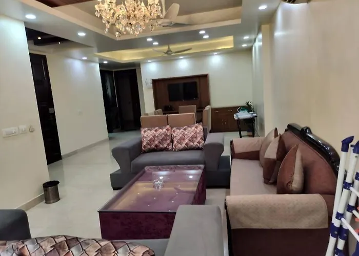 Divine India Service Apartment 3Bhk,J-171 Saket