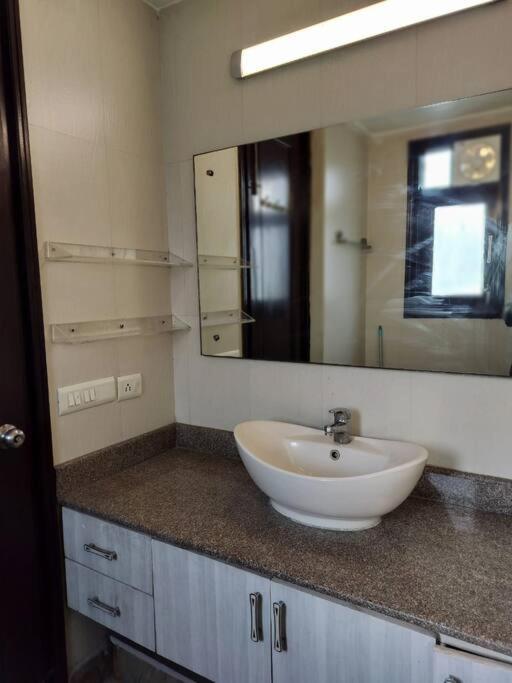 Divine India Service 3bhk,j-171 Saket Apartment