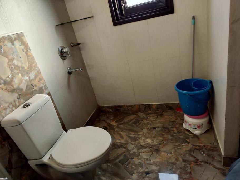 Divine India Service 3bhk,j-171 Saket Apartment New Delhi